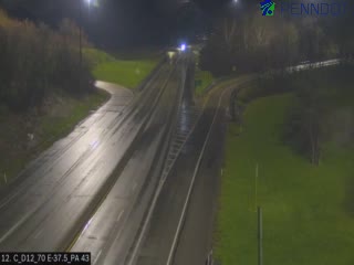 I-70 @ EXIT 37 (PA TURNPIKE 43) live webcam