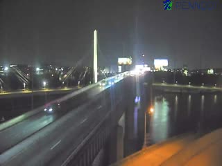 I-76 @ EXIT 346B (UNIVERSITY AVE/ GRAYS FERRY) live webcam