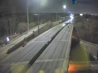 I-95 @ EXIT 4 (COMMODORE BARRY BRIDGE/ US-322 E) live webcam