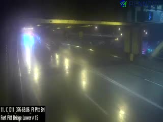 I-376 @ MM 69.86 (FT PITT BRIDGE - LOWER DECK # 15) live webcam