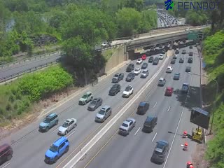 Live snapshot from I-76 EB WEST OF GIRARD AVE.